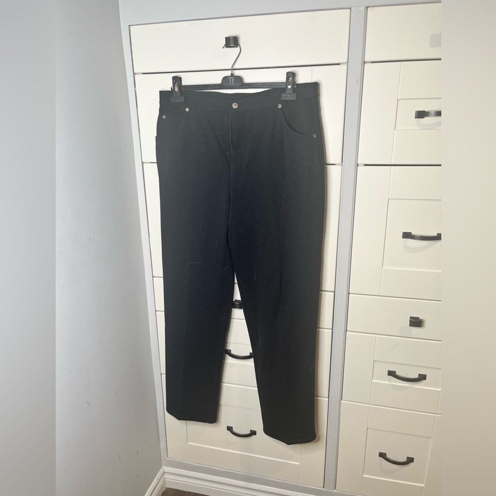 Seasons. Black pants. Trousers. Size 16. Jean look. Pockets. Straight.